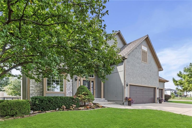 21719 W 99th Ter, Lenexa, KS 66220