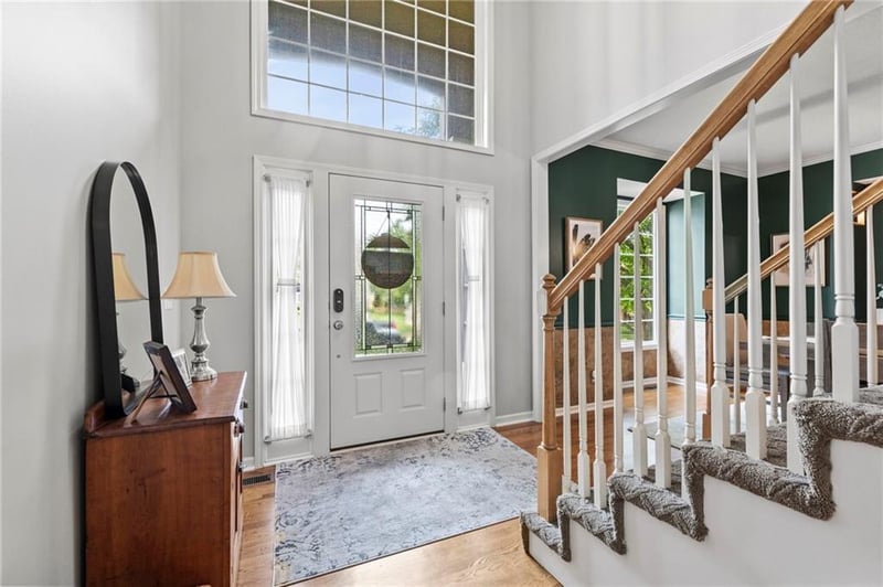 21719 W 99th Ter, Lenexa, KS 66220