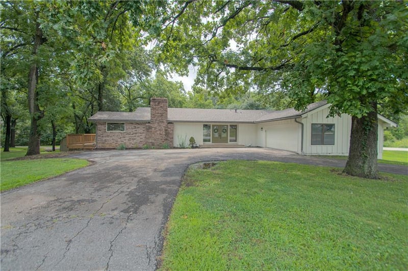 11601 Little Blue Rd, Raytown, MO 64133
