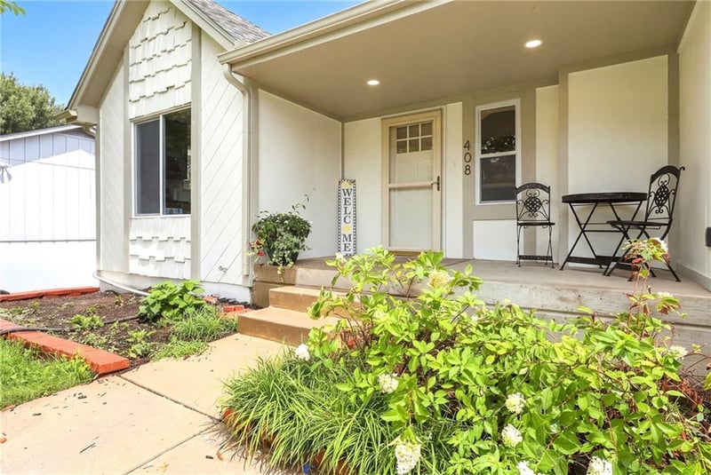 408 Moore St, Lee's Summit, MO 64081