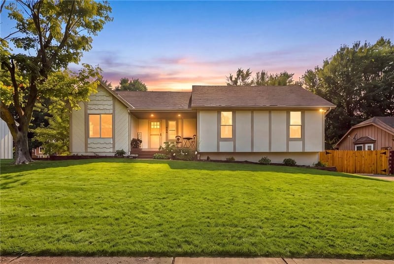 408 Moore St, Lee's Summit, MO 64081