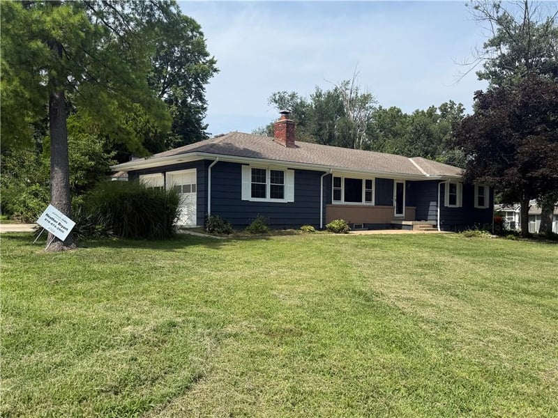 7600 E 130th Ct, Grandview, MO 64030