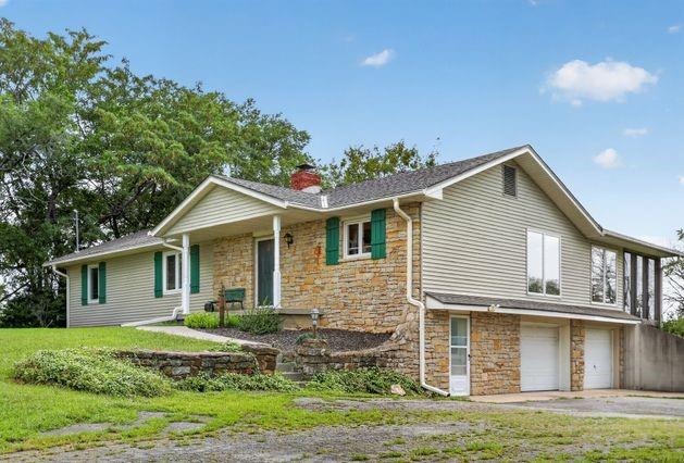 10615 Kill Creek Rd, De Soto, KS 66018