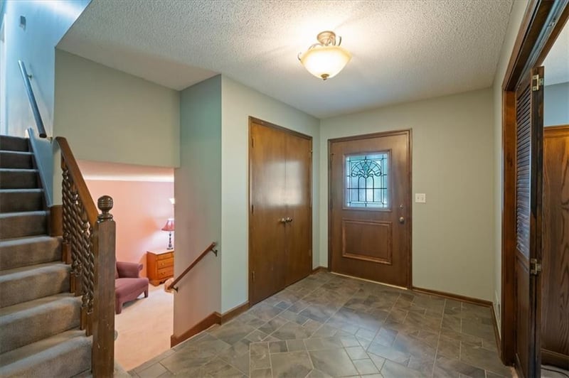 6303 W 108 Ter, Overland Park, KS 66211