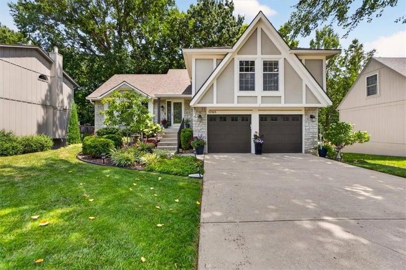 12165 Alcan St, Olathe, KS 66062