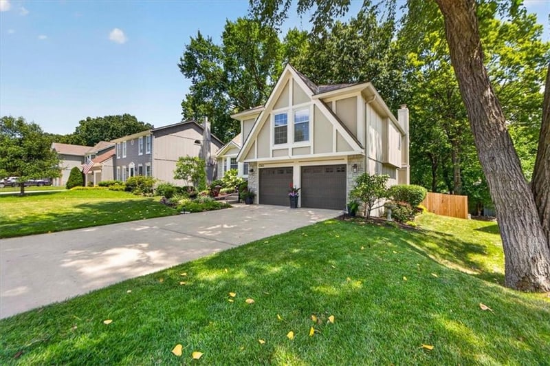 12165 Alcan St, Olathe, KS 66062