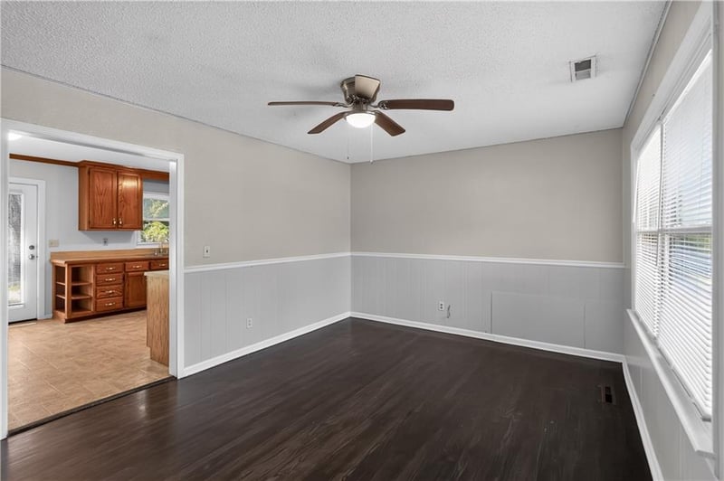10324 Oakland Ave, Kansas City, MO 64134