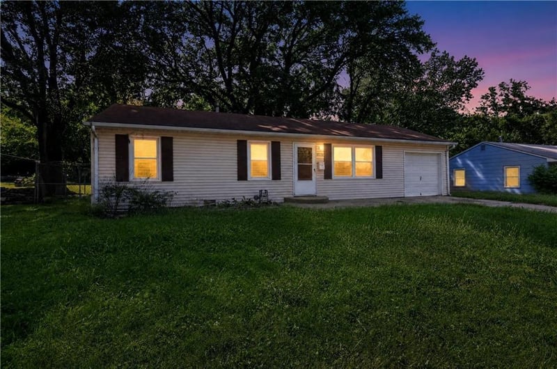 10324 Oakland Ave, Kansas City, MO 64134