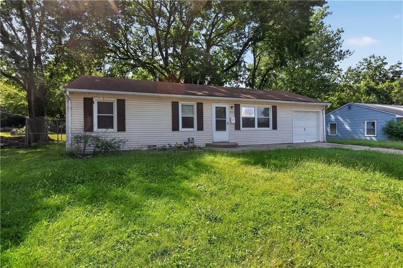 10324 Oakland Ave, Kansas City, MO 64134
