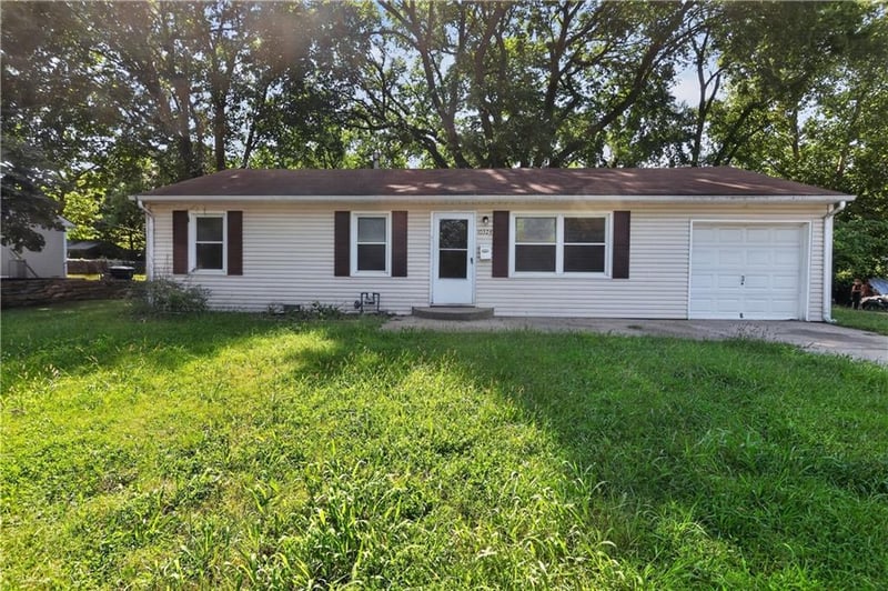 10324 Oakland Ave, Kansas City, MO 64134