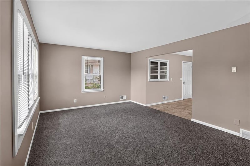 1420 E 82nd St, Kansas City, MO 64131