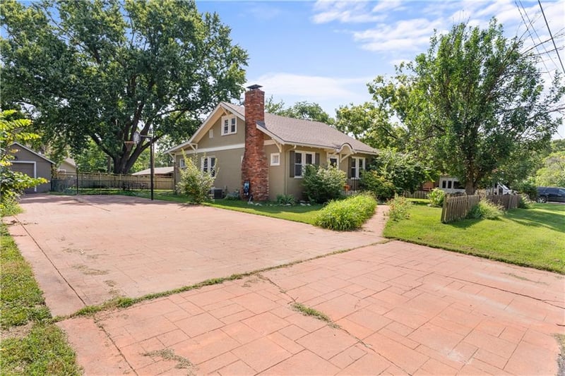 3725 N Indiana Ave, Kansas City, MO 64117