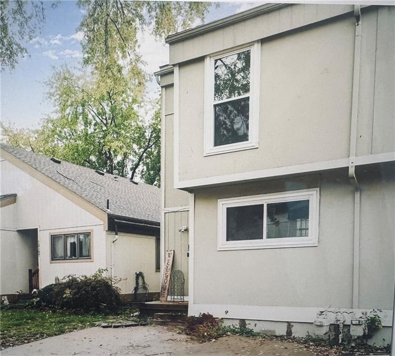 12111 66th St, Shawnee, KS 66216