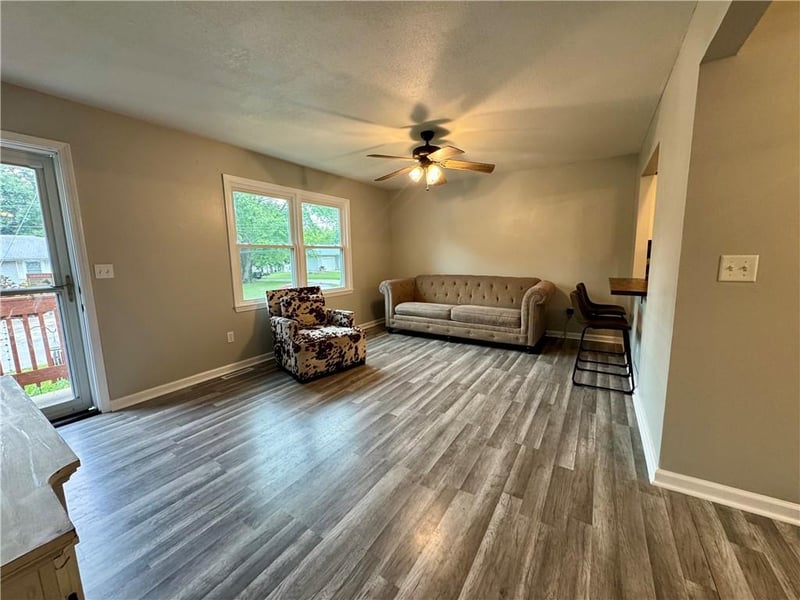 1202 Hormeyer St, Clinton, MO 64735