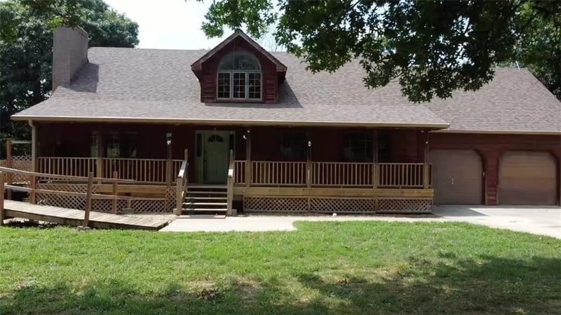 7935 Kiowa Rd, Oskaloosa, KS 66066
