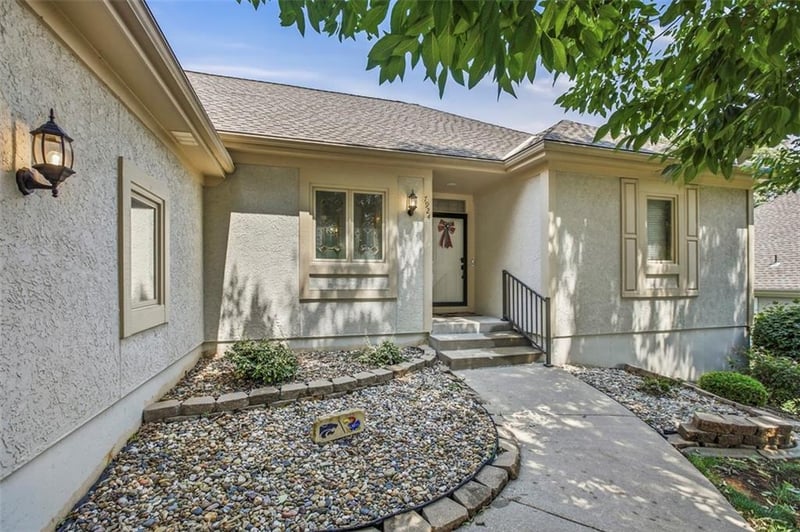 7924 W 118th Ter, Overland Park, KS 66210