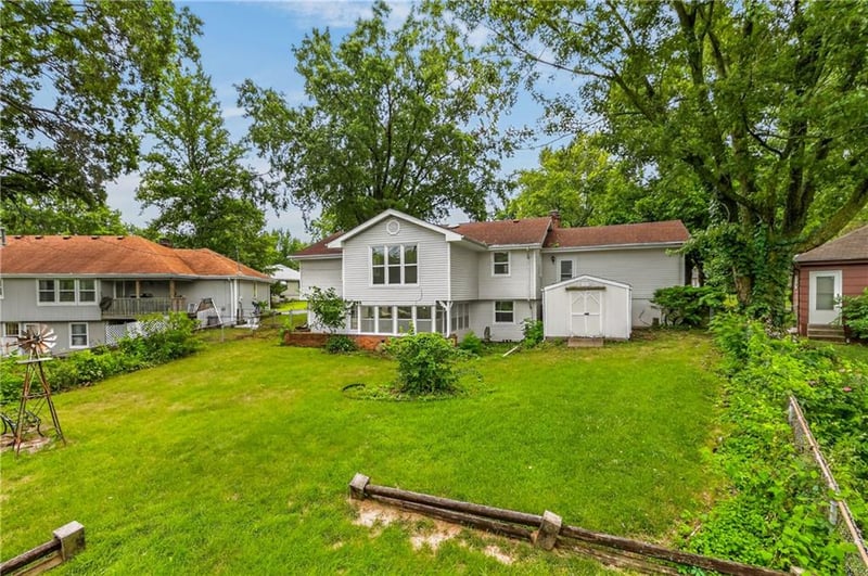 10300 72nd St, Raytown, MO 64133