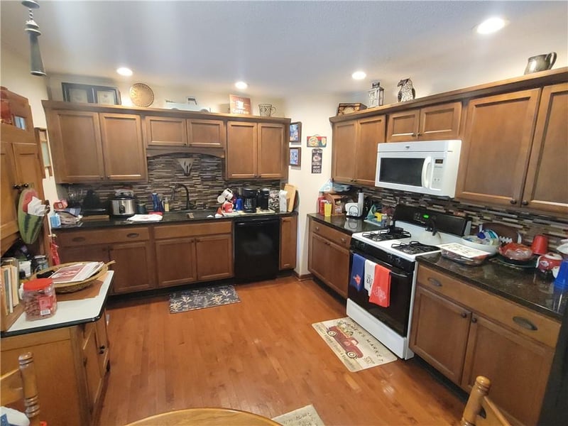 203 Fireside Dr, Arma, KS 66712