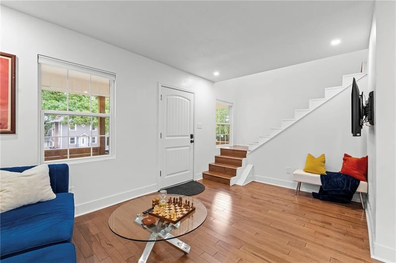 6214 Tracy Ave, Kansas City, MO 64110