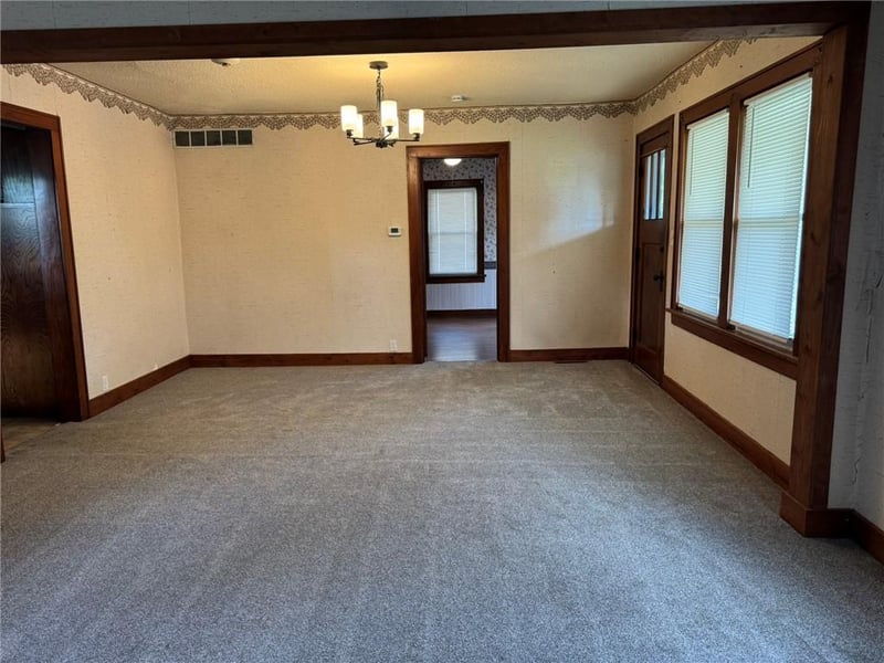 508 Miami St, Paola, KS 66071