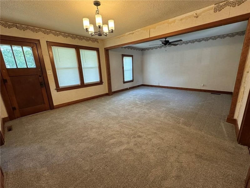 508 Miami St, Paola, KS 66071