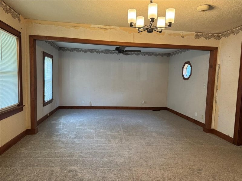 508 Miami St, Paola, KS 66071