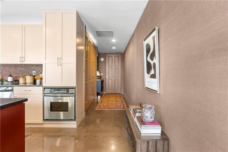 21 W 10th St #15D, Kansas City, MO 64105