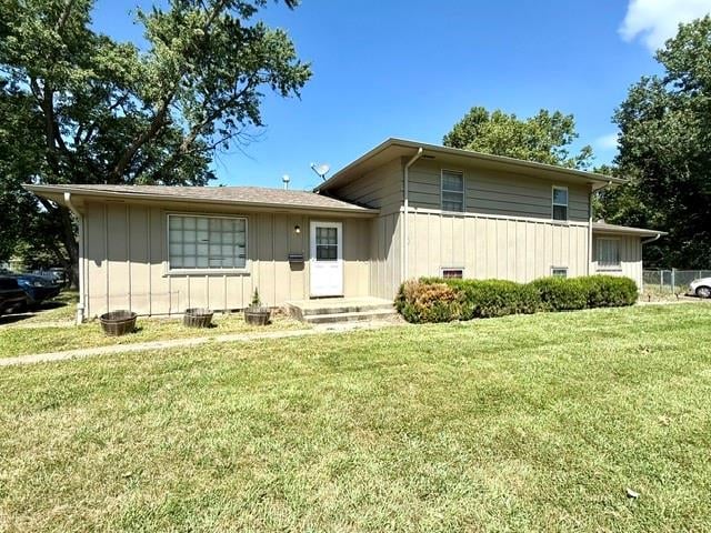 2911 - 2913 Belle Haven Dr, Lawrence, KS 66046