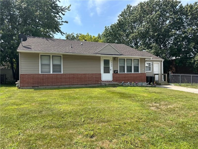1428 Cooper St, Chillicothe, MO 64601