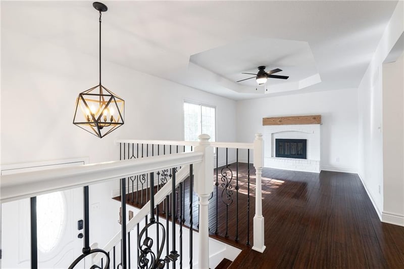 520 NE Bristol Dr, Lee's Summit, MO 64086