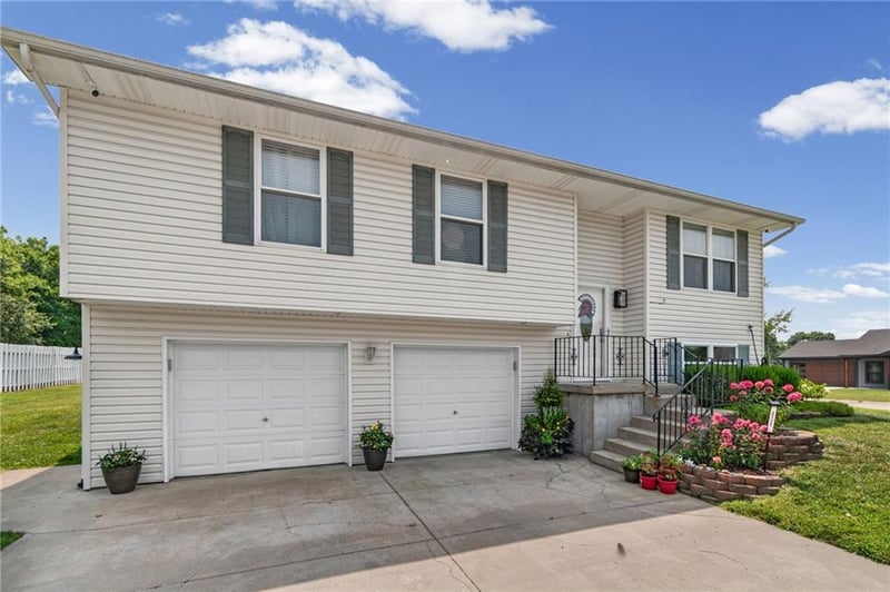 805 Royle St, Richmond, MO 64085