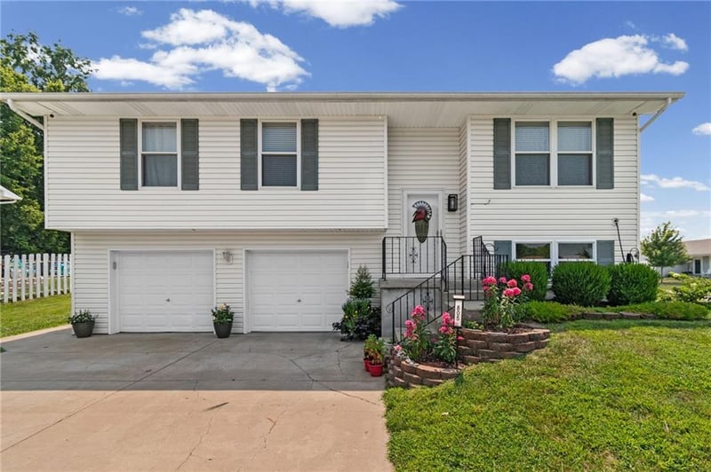 805 Royle St, Richmond, MO 64085