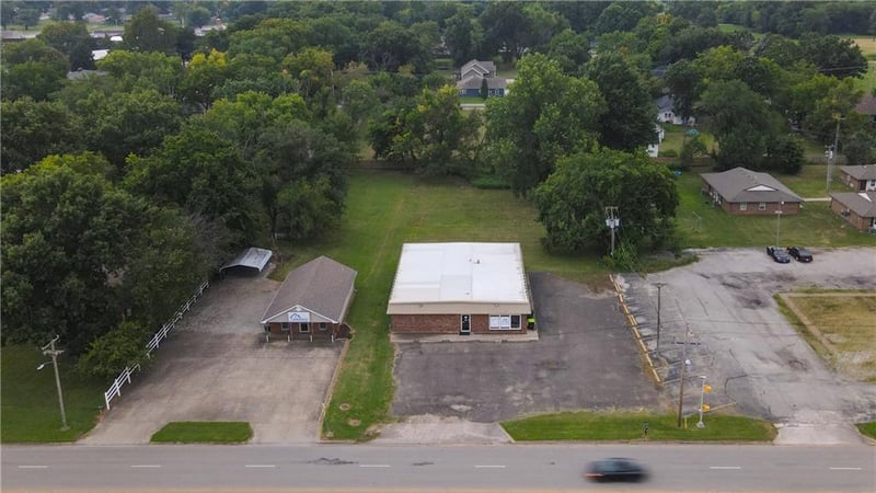 605 Saint John St, Girard, KS 66743