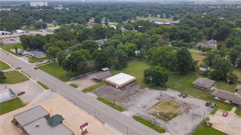 605 Saint John St, Girard, KS 66743