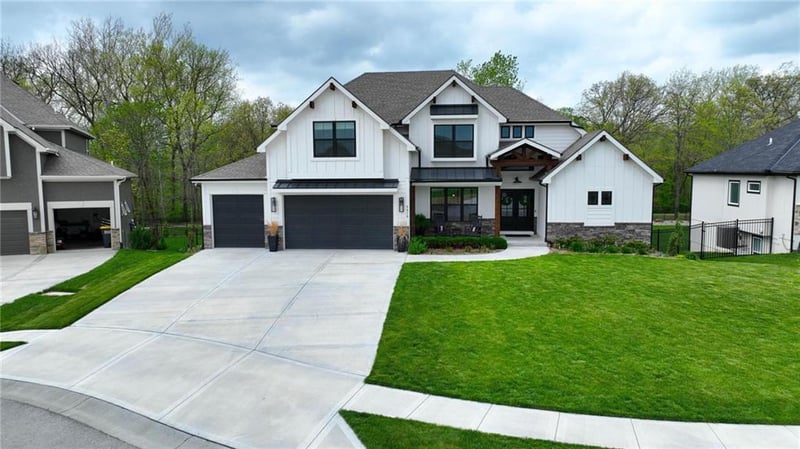 2310 Fishing Ln, Kearney, MO 64060
