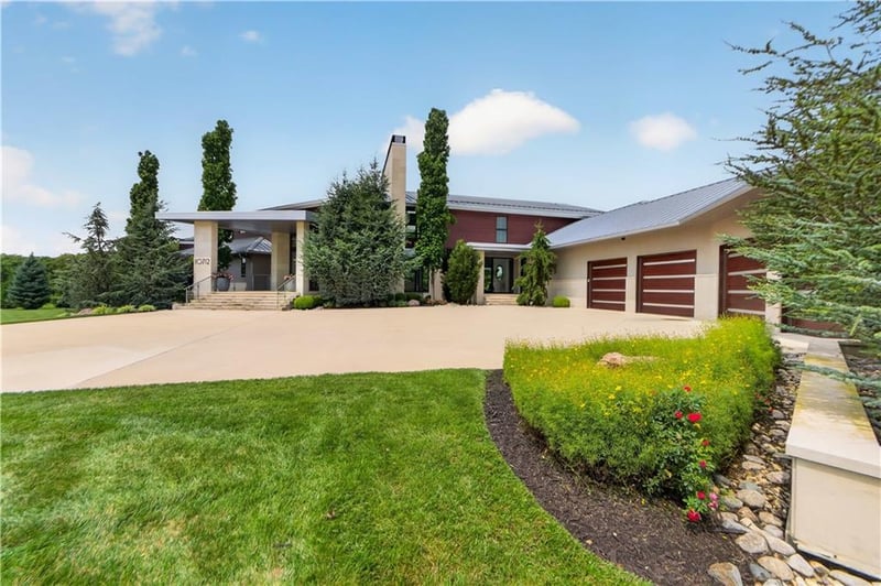 10712 165th St, Overland Park, KS 66221