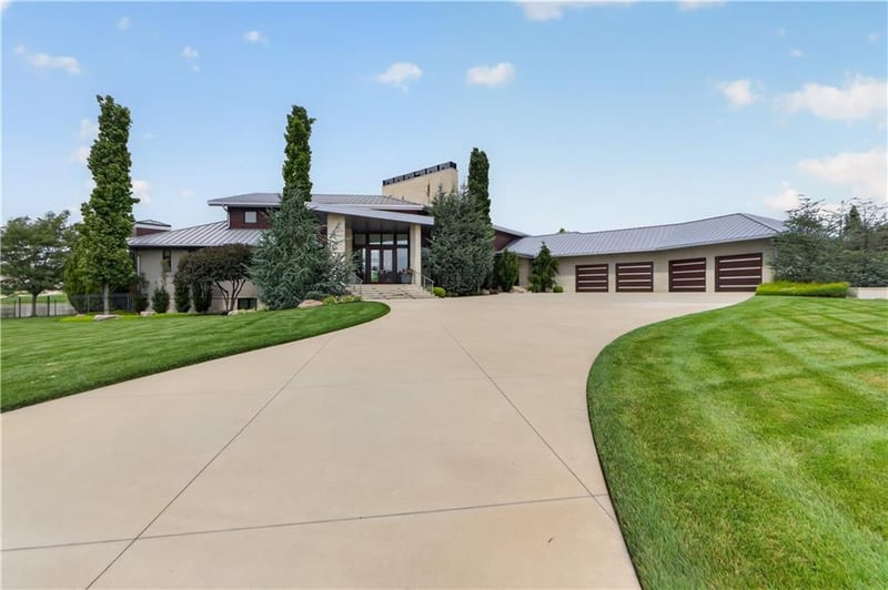10712 165th St, Overland Park, KS 66221
