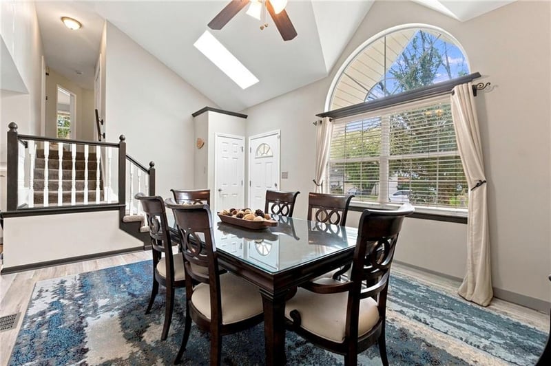 716 11th St, Lee's Summit, MO 64081
