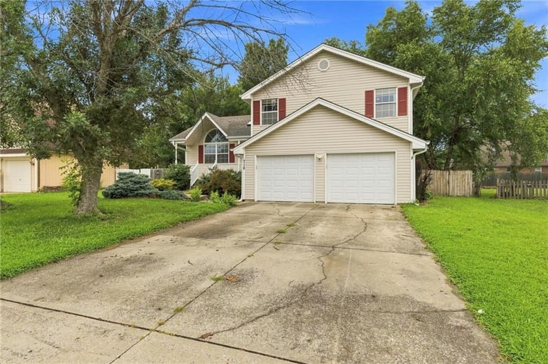 716 11th St, Lee's Summit, MO 64081