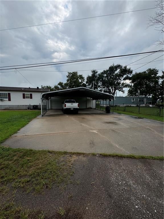 3008 Lakefront Ln, St Joseph, MO 64504