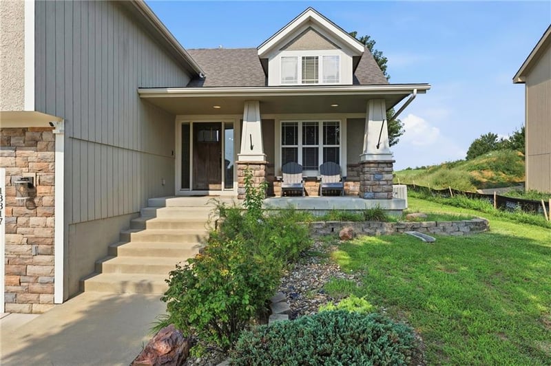 13317 Davis Ave, Bonner Springs, KS 66012