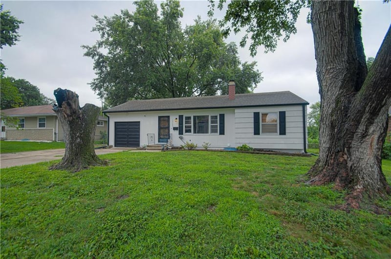 14700 39th Ter, Independence, MO 64055
