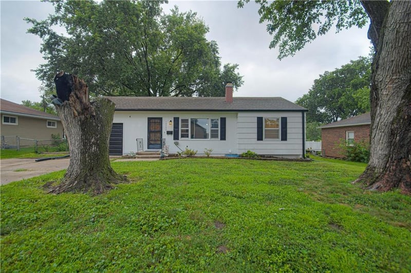 14700 39th Ter, Independence, MO 64055