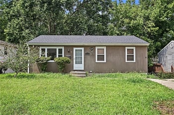 8026 NE 50th St, Kansas City, MO 64119