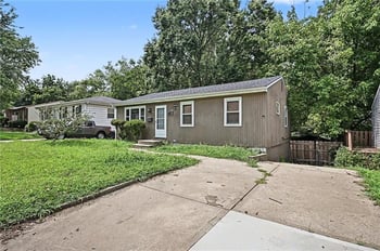 8026 NE 50th St, Kansas City, MO 64119