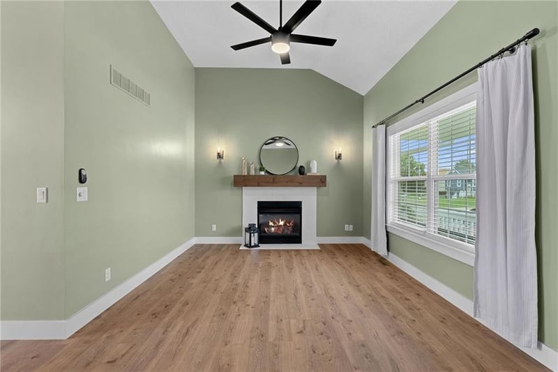 1801 Gunner Ave, Greenwood, MO 64034