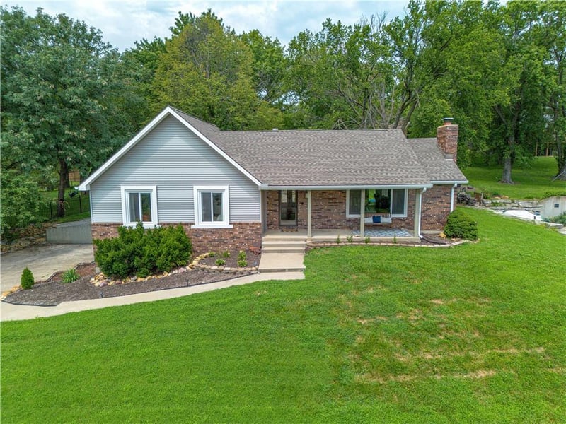1627 Alvamar Dr, Lawrence, KS 66047