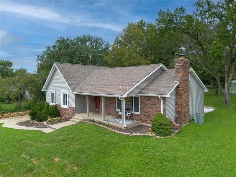 1627 Alvamar Dr, Lawrence, KS 66047