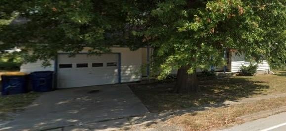 414 10th St, Eudora, KS 66025