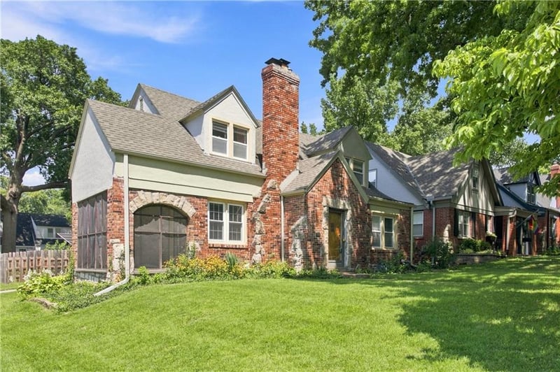 200 73rd Ter, Kansas City, MO 64114